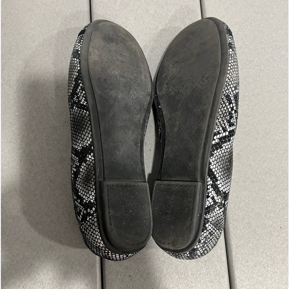Vionic Flats Size 9 - Picture 3 of 7